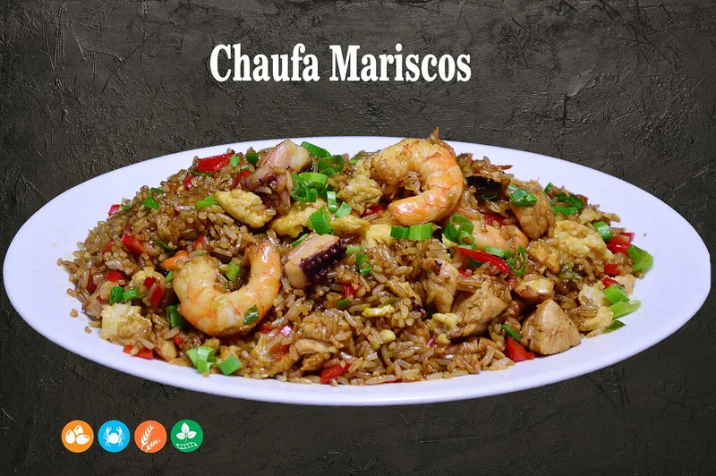 Arroz Chaufa de Mariscos Guayaco's