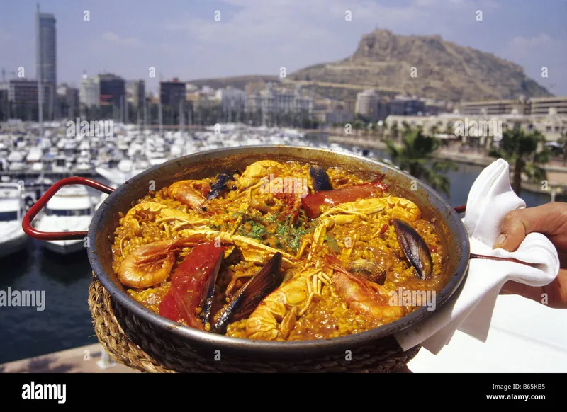 Paella Valenciana Castillo Restaurant