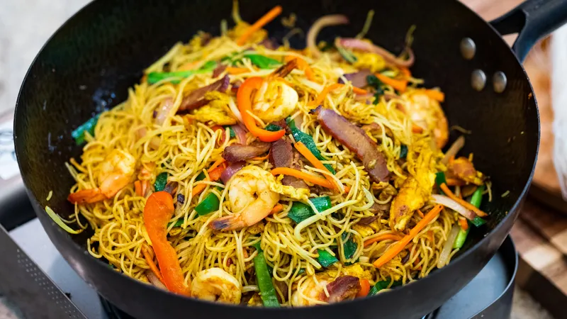 Singapore Style Stir Fry Noodles Kum Kau