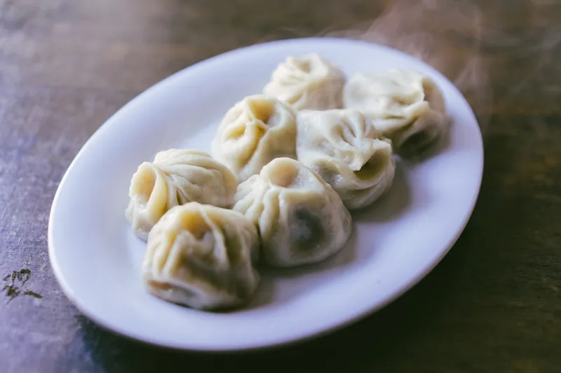 Momos Phayul