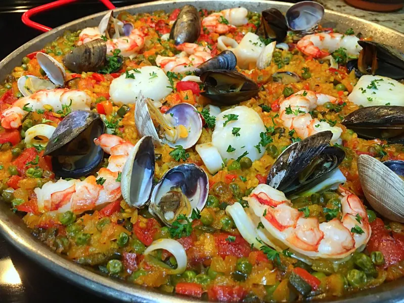 Paella de Mariscos EZ Paella & Tapas