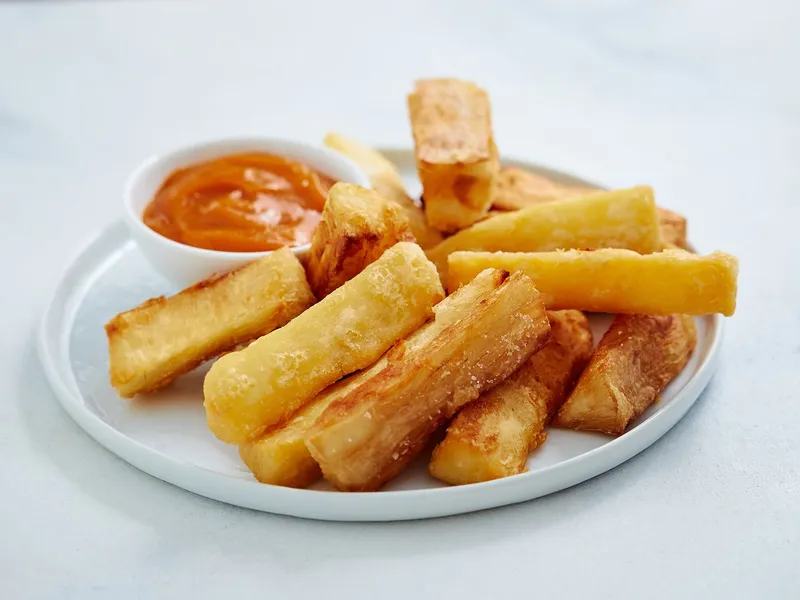 Yuca Frita Caraotas