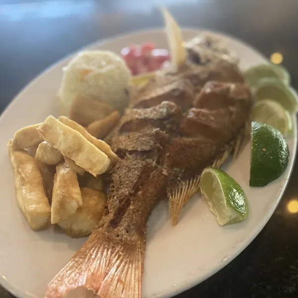 Pescado Frito Mojitos