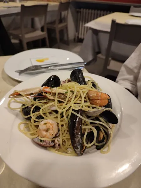 Linguine Vongole Basta Pasta