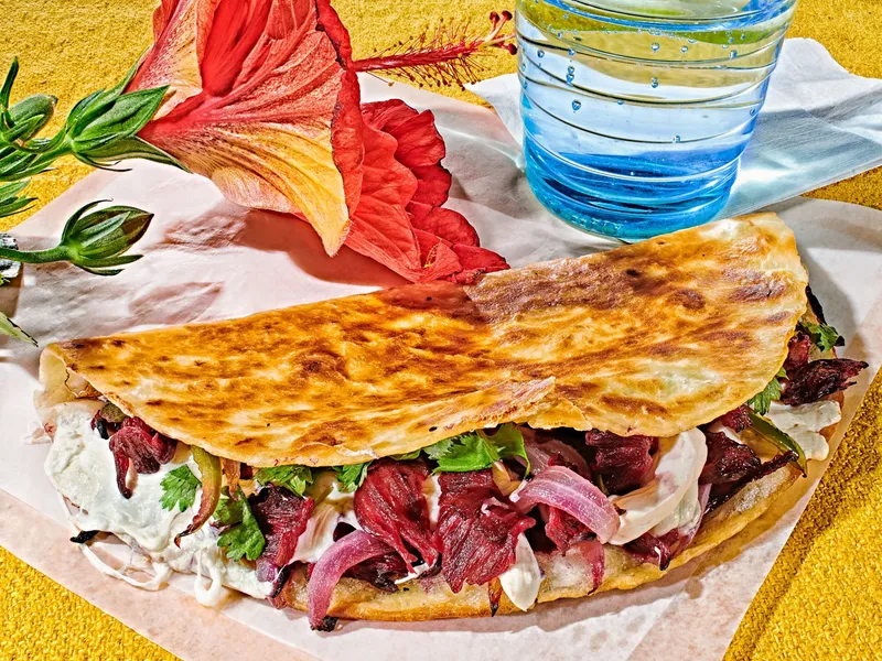 Quesadilla de Flor de Jamaica Chavela's