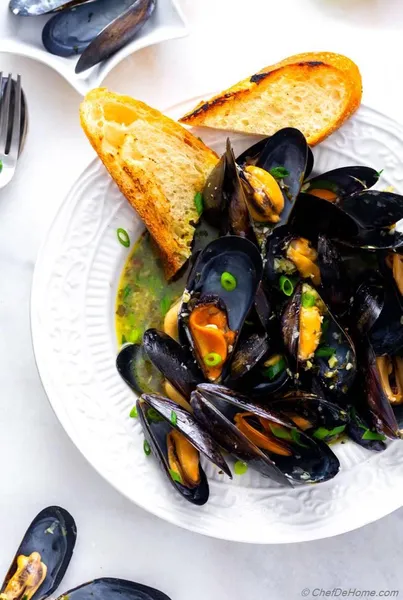 Mussels in White Wine Sauce Mussels & More