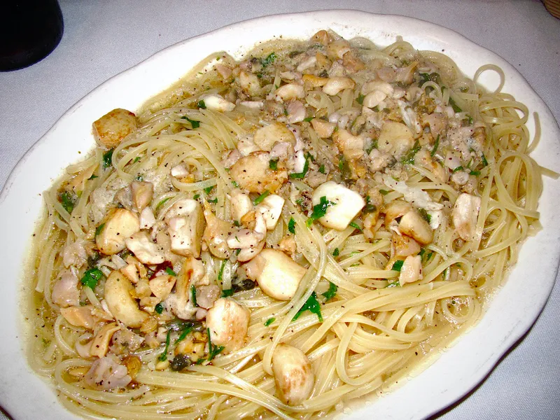 Linguine with Clam Sauce Don Peppe