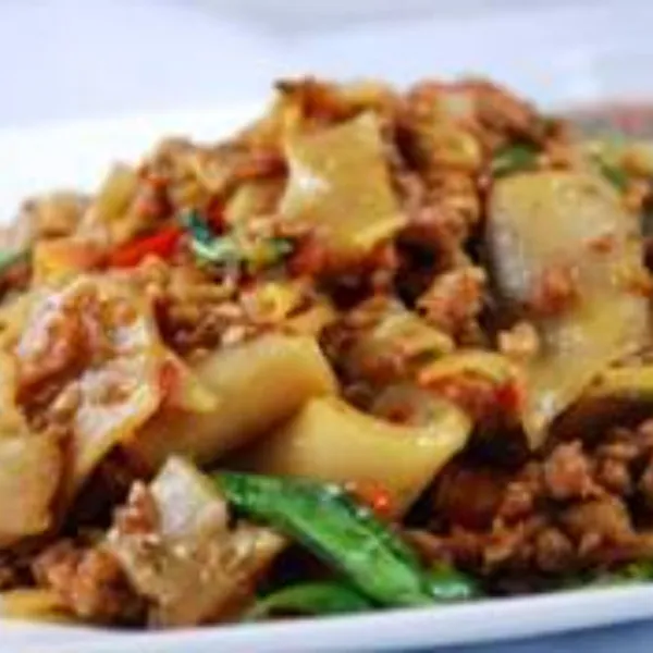 Drunken Noodles with Pork SriPraPhai