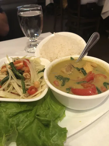 Green Curry with Beef SriPraPhai