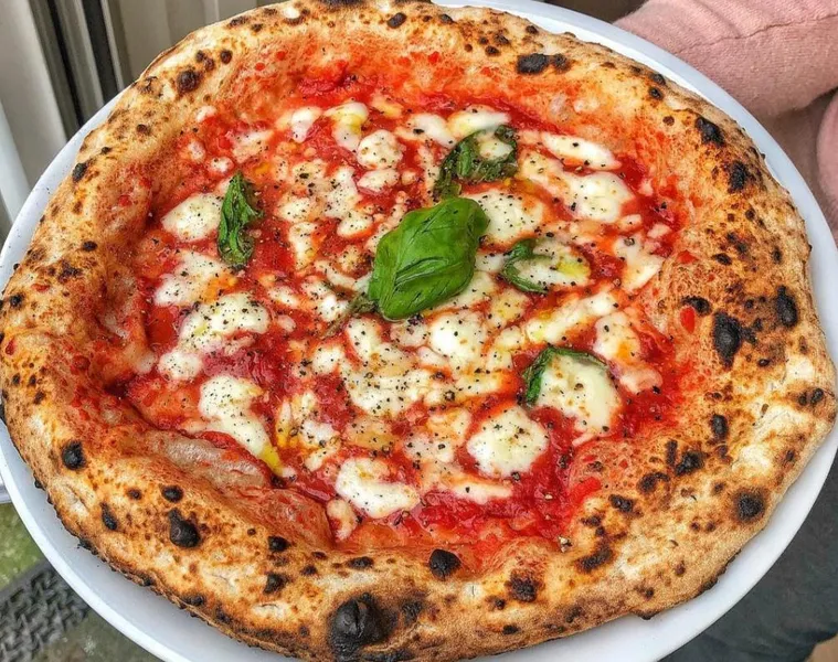 Margherita Pizza Tom's