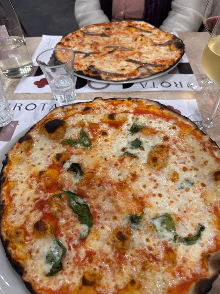 Margherita Pizza Bad Roman