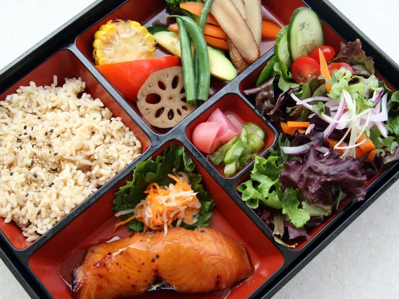 Bento Box Misuta Chow's