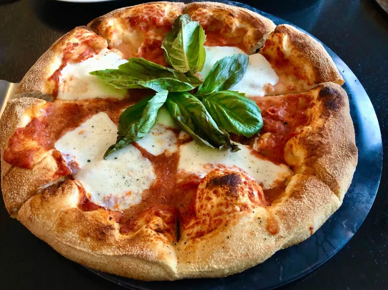 Margherita Pizza Niagara Cafe