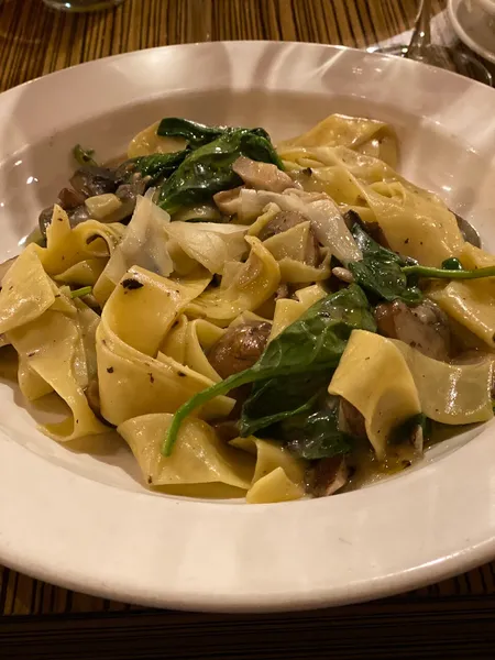 Fettuccine Alfredo Trattoria Aroma