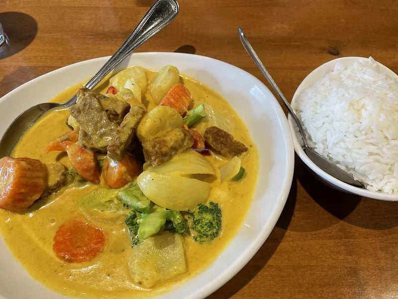 Yellow Curry Rin Thai Bistro