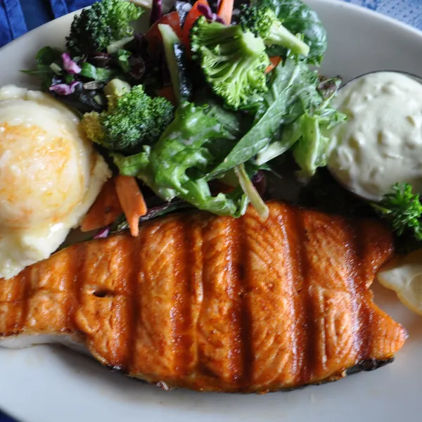 Grilled Salmon San Marco