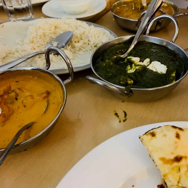 Saag Paneer Tandoori Hut