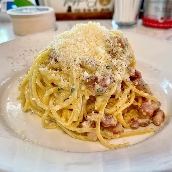 Spaghetti Carbonara L'Italiano Trattoria