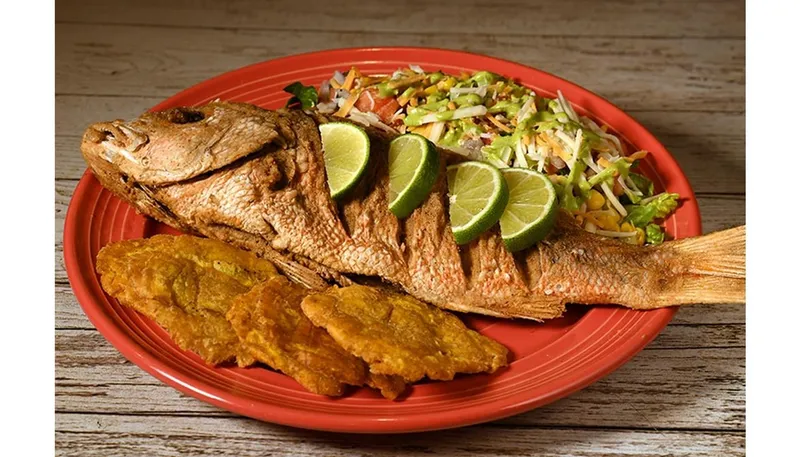 Pescado Frito Lola's