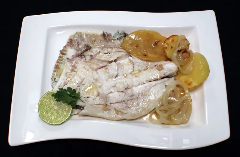 Pescado al Horno con Ali-Oli Cruz del Sur