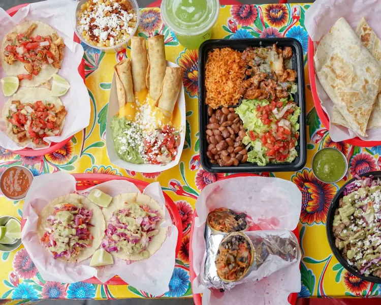 Chiles Rellenos de Camarones Mictlan México