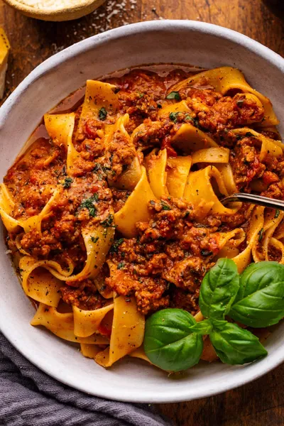 Pappardelle Bolognese Bitter Honey