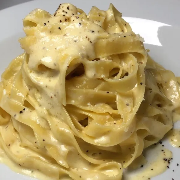 Fettuccine Alfredo dorado