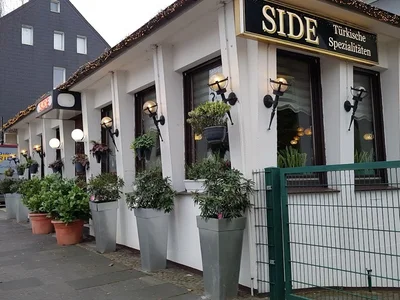 Restaurant Side