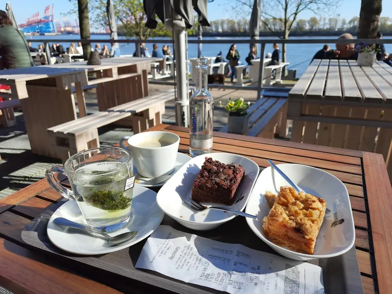 menu 1 of Brücke 10 im Strandhaus