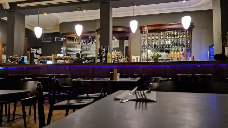 menu 2 of Das Neuhausen