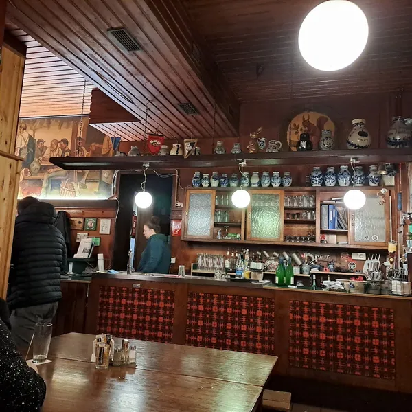 menu 2 of Zum Eichkatzerl