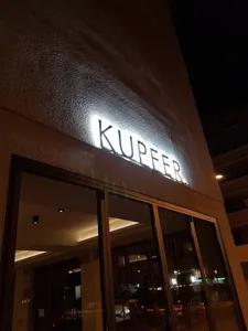 Café Kupfer.