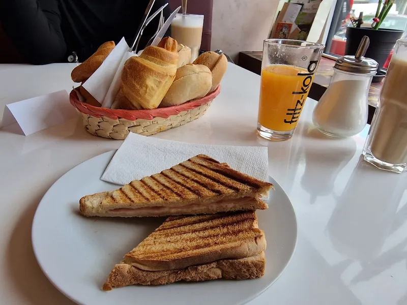 menu 1 of Pasteleria Café Carlos