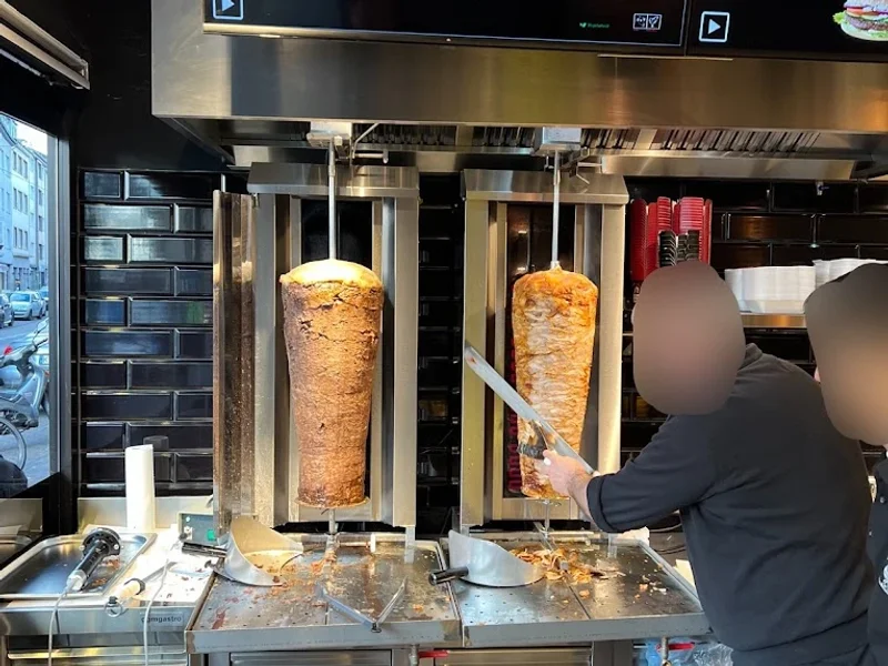 menu 0 of ALL MANN‘S DÖNER | Steakfleisch vom Drehspieß