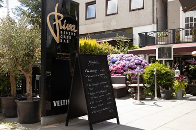 Riva Bistro, Bar, Café
