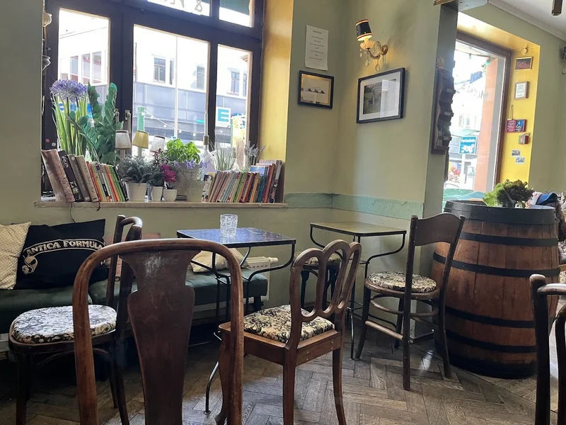 menu 2 of Mucki & Floyd