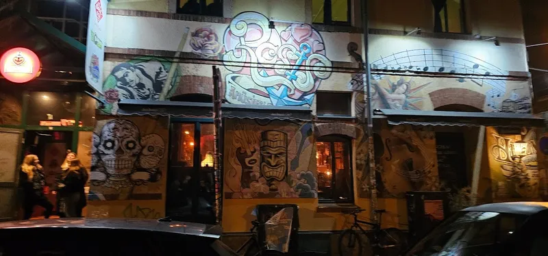 menu 2 of Hellmuts