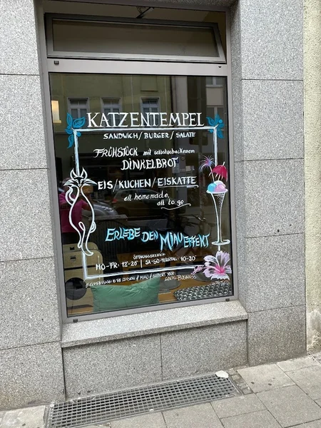 menu 2 of Katzentempel München