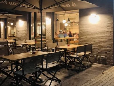 Restaurant & Bar Rose's