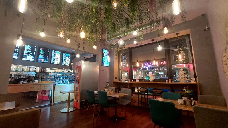 menu 1 of La Boom Café & Weinbar - München