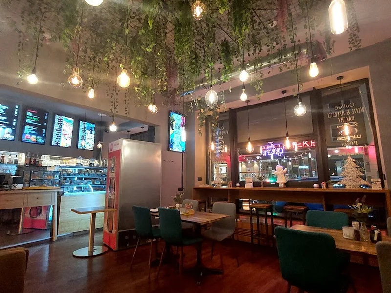 menu 1 of La Boom Café & Weinbar - München