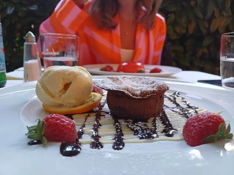 menu 2 of L'Unico