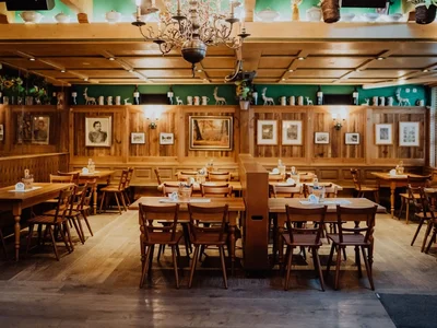 Königlicher Hirschgarten Restaurant & Biergarten & take away