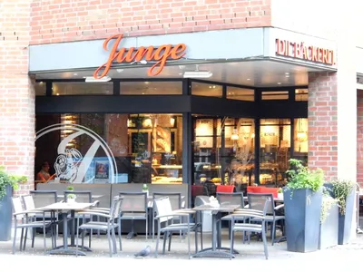 Junge Die Bäckerei. Alte Holstenstraße