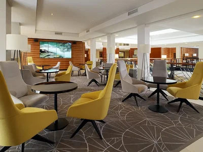 Plüsch Bar & Lounge (im Köln Marriott Hotel)