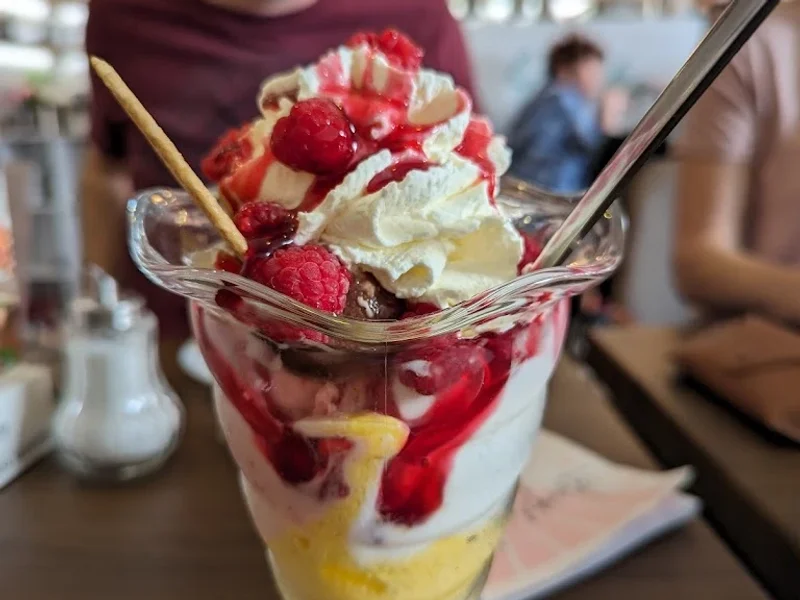 menu 1 of Eisliebe Köln