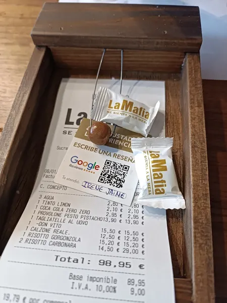 menu 0 of La Mafia se sienta a la mesa