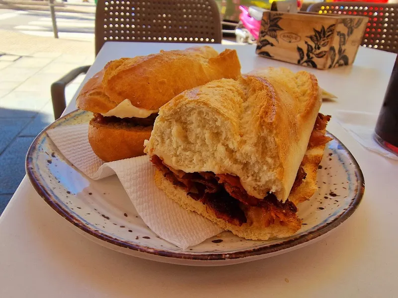 menu 1 of Cafetería Troyano