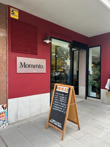 menu 2 of Momento