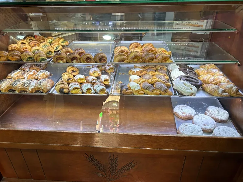 menu 2 of Croissantería París